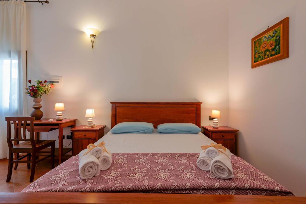 Bed And Breakfast Cairoli Exclusive Room San Pietro Vernotico Bagian luar foto