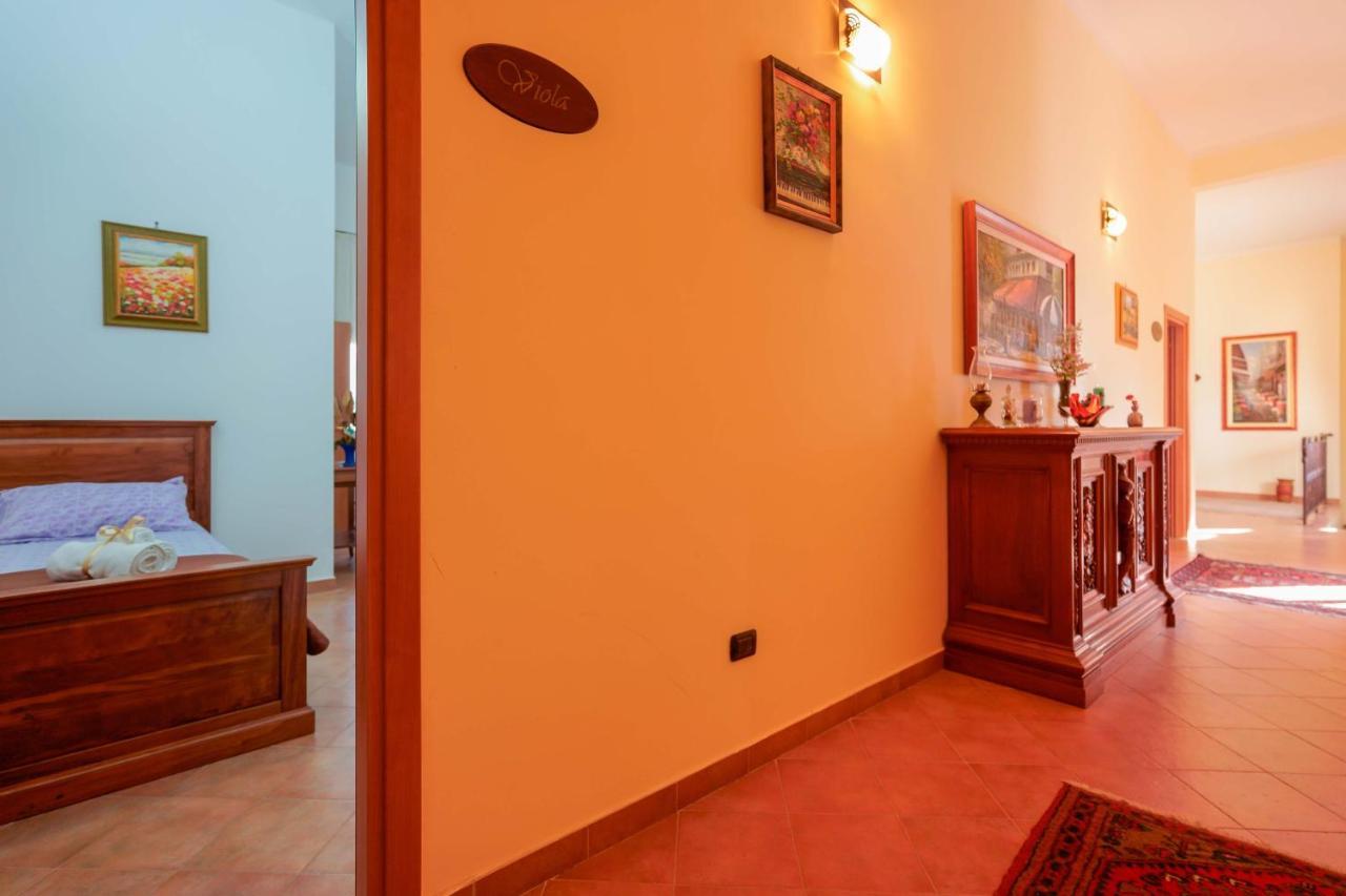 Bed And Breakfast Cairoli Exclusive Room San Pietro Vernotico Bagian luar foto