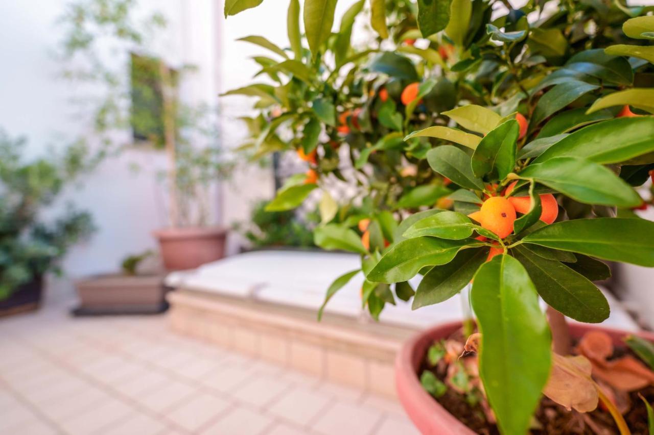 Bed And Breakfast Cairoli Exclusive Room San Pietro Vernotico Bagian luar foto