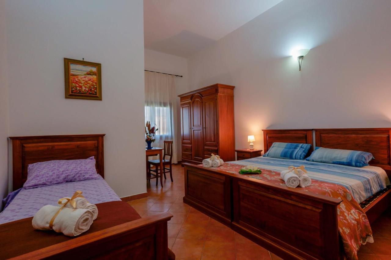 Bed And Breakfast Cairoli Exclusive Room San Pietro Vernotico Bagian luar foto