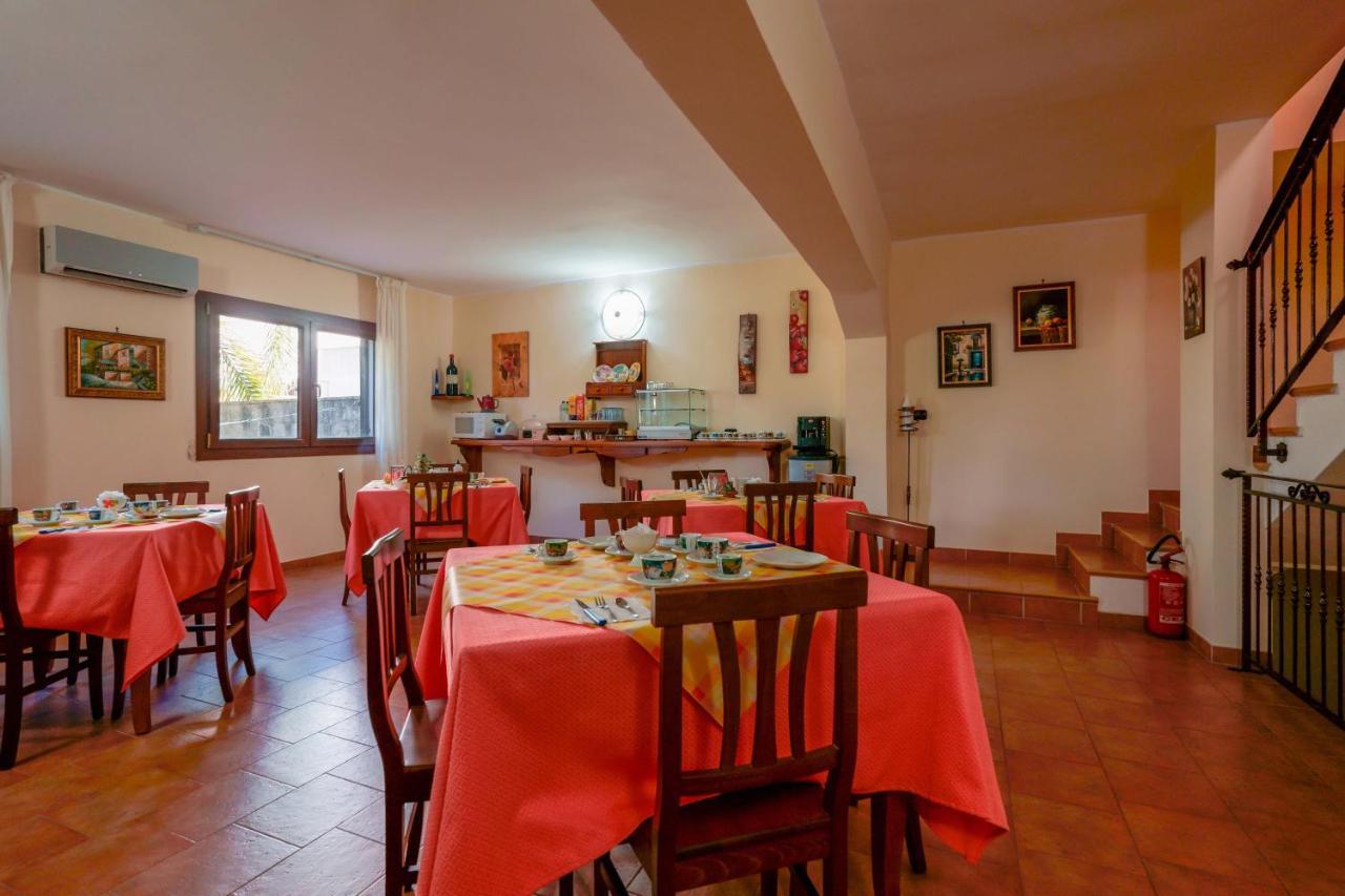 Bed And Breakfast Cairoli Exclusive Room San Pietro Vernotico Bagian luar foto
