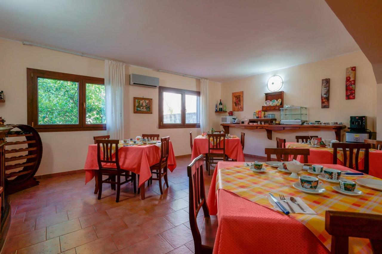 Bed And Breakfast Cairoli Exclusive Room San Pietro Vernotico Bagian luar foto