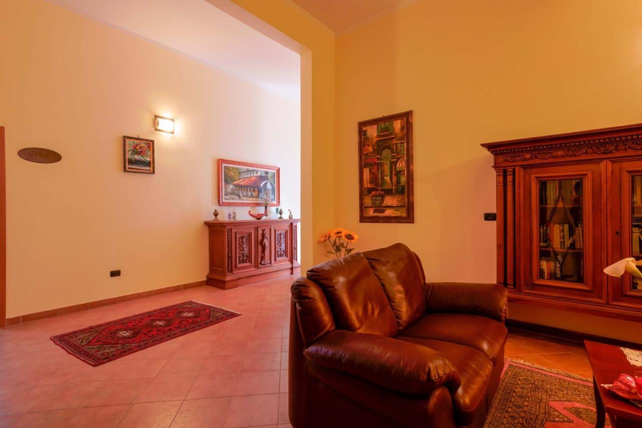 Bed And Breakfast Cairoli Exclusive Room San Pietro Vernotico Bagian luar foto