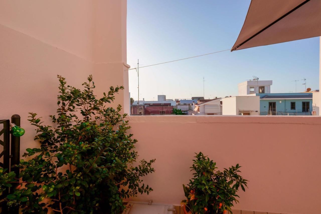 Bed And Breakfast Cairoli Exclusive Room San Pietro Vernotico Bagian luar foto